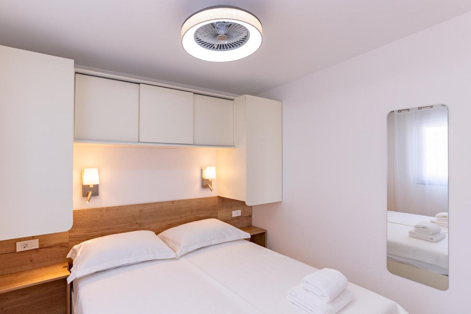 Arti Holiday Homes Banjol Екстер'єр фото