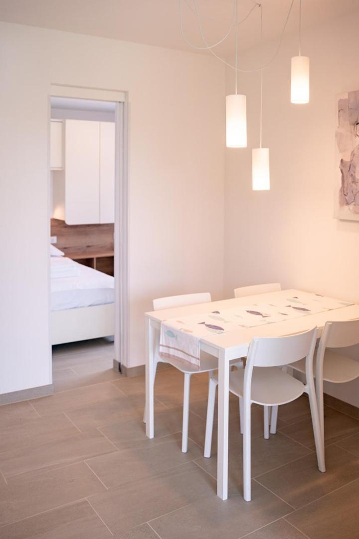 Arti Holiday Homes Banjol Екстер'єр фото