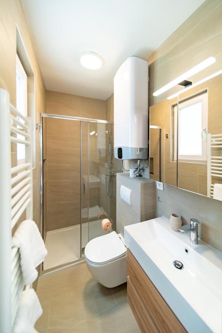 Arti Holiday Homes Banjol Екстер'єр фото