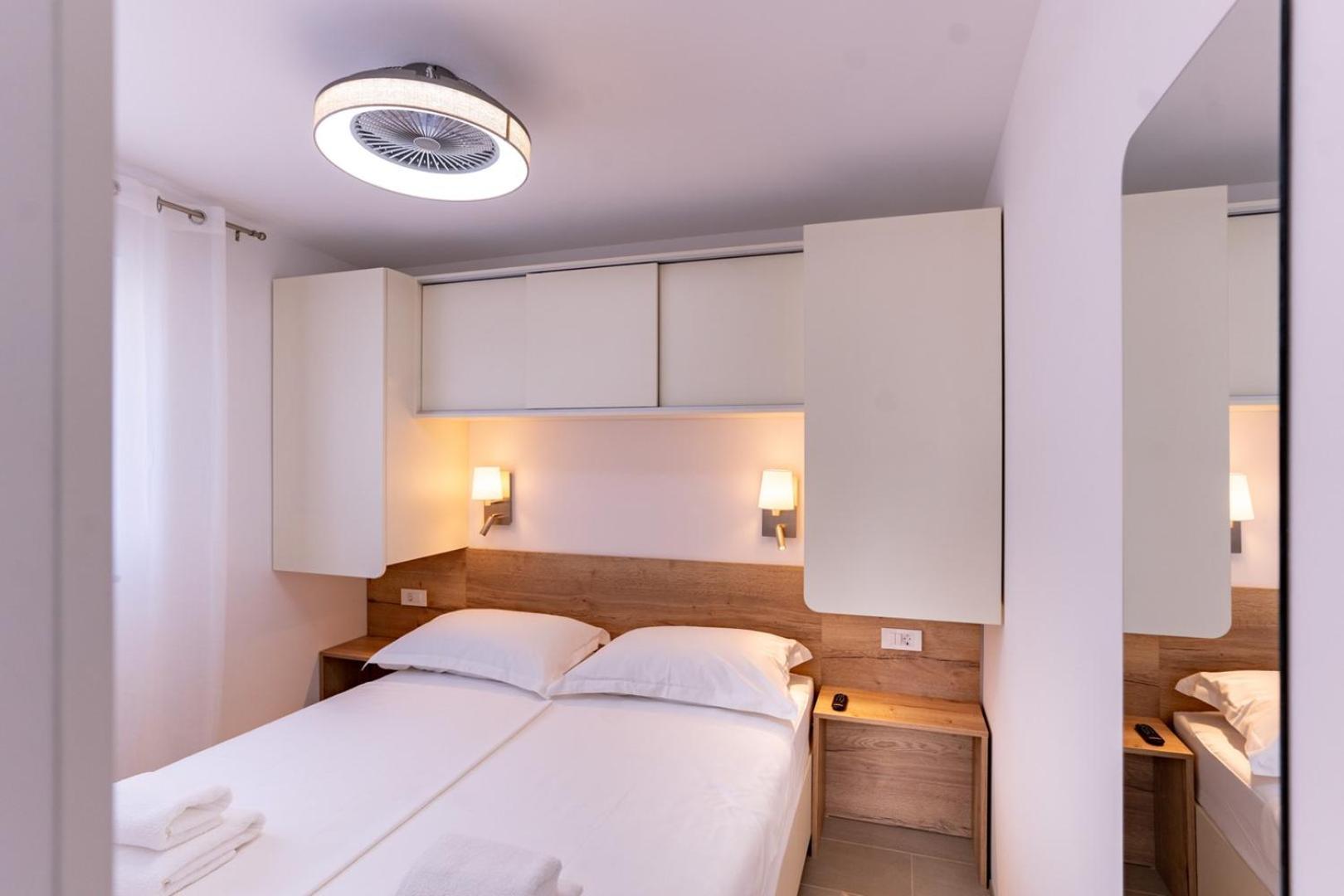 Arti Holiday Homes Banjol Екстер'єр фото