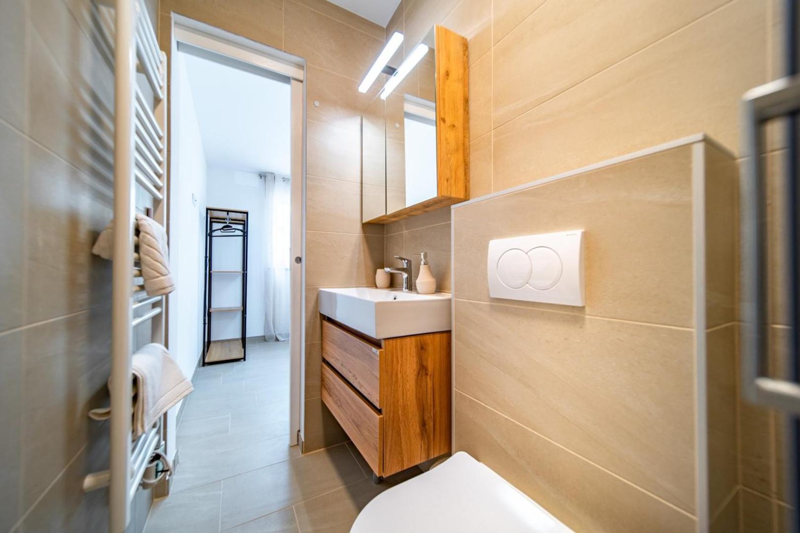 Arti Holiday Homes Banjol Екстер'єр фото