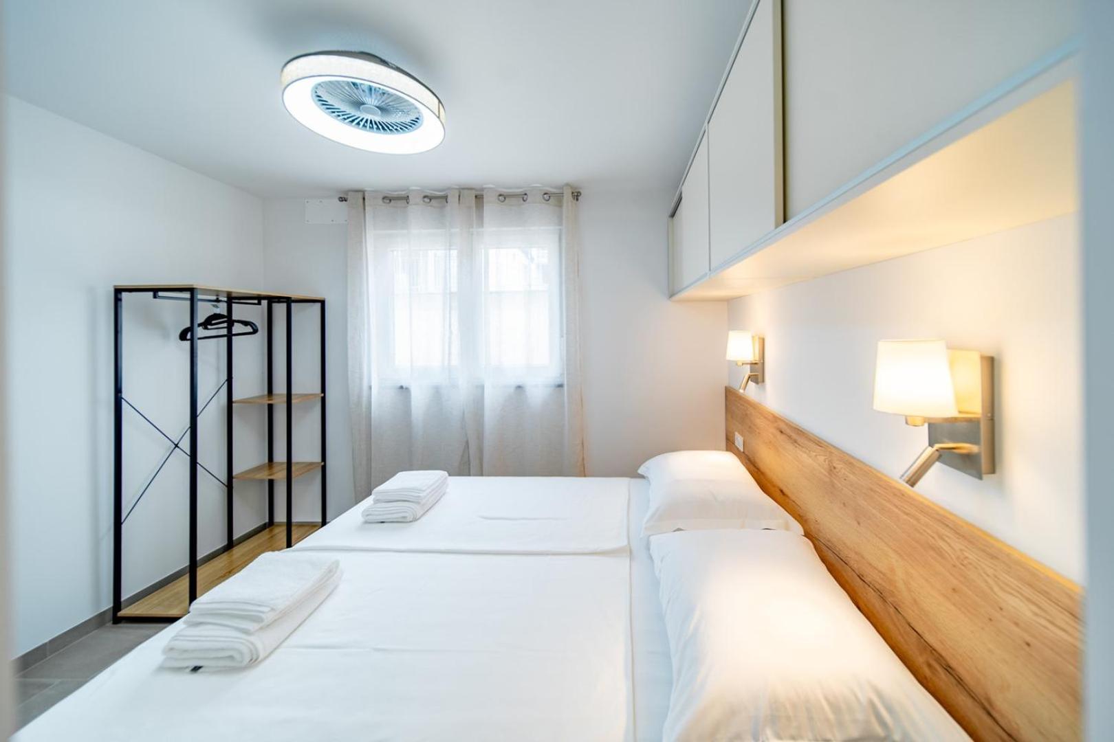 Arti Holiday Homes Banjol Екстер'єр фото
