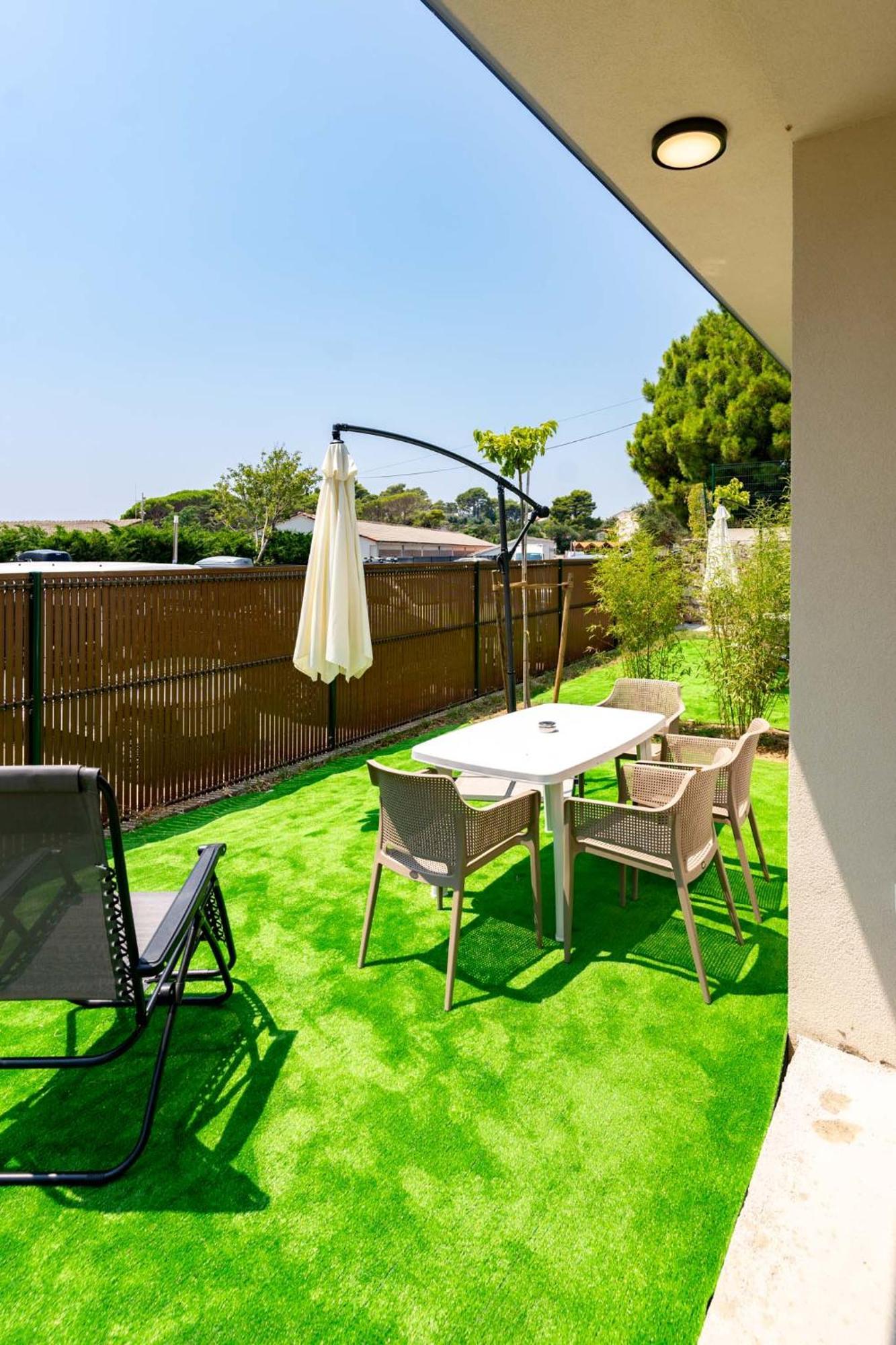 Arti Holiday Homes Banjol Номер фото